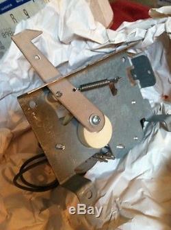Jenn-Air/Maytag Range Oven Door Latch Assembly 74004327