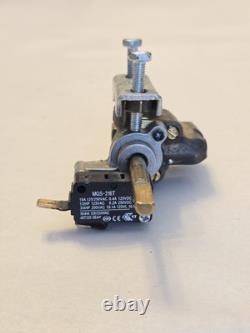 OEM Jenn-Air 73001360 Pro-Range Valve Burner (Nat)WithSwitch Model PRG4810NP USED